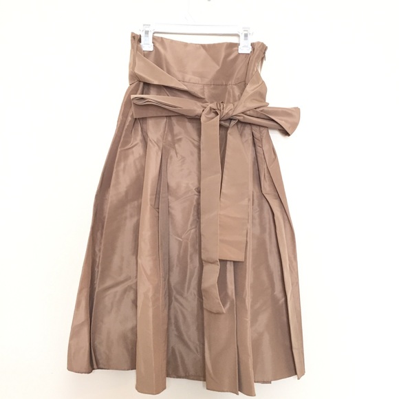 BCBGMaxAzria Dresses & Skirts - BCBGMaxazria Size 4 Pleated Belted Skirt Chiffon